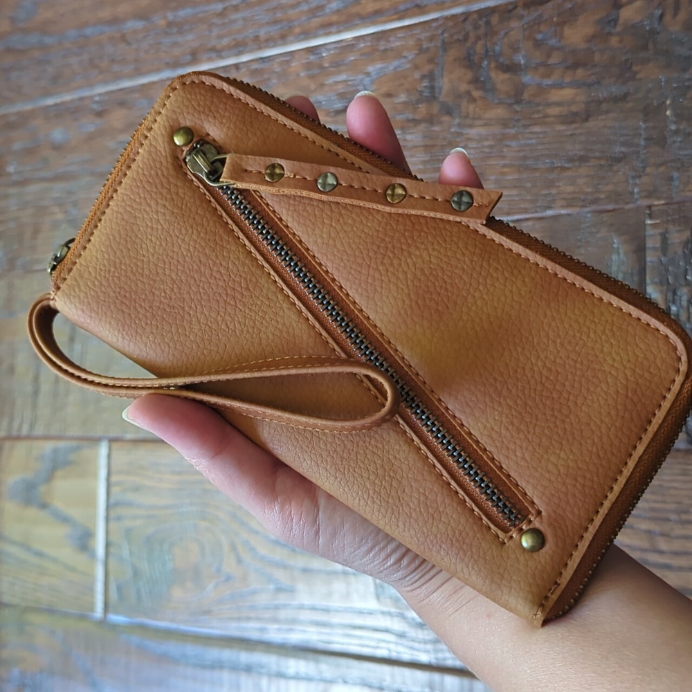 FREE PEOPLE I Cognac Brown Vegan Faux Leather Zippered Wallet Wristlet Purse - Picture 2 of 12